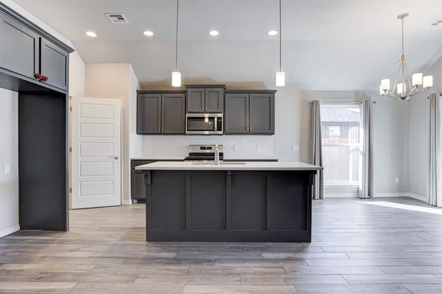 8813 Anaum Lane, Yukon, OK 73099