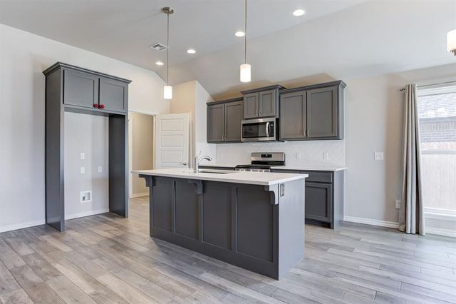 8813 Anaum Lane, Yukon, OK 73099