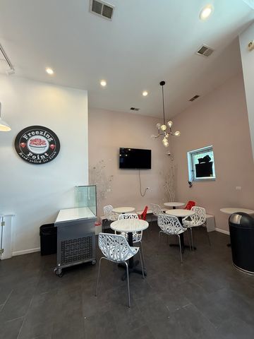 3127 N ASHLAND Avenue C1, Chicago, IL 60657