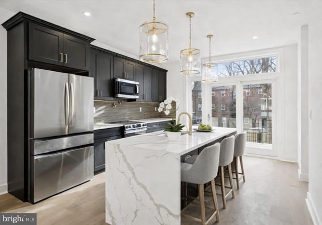 530 E BRINTON ST, Philadelphia, PA 19144