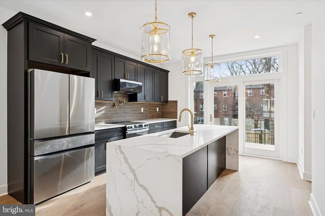 530 E BRINTON ST, Philadelphia, PA 19144