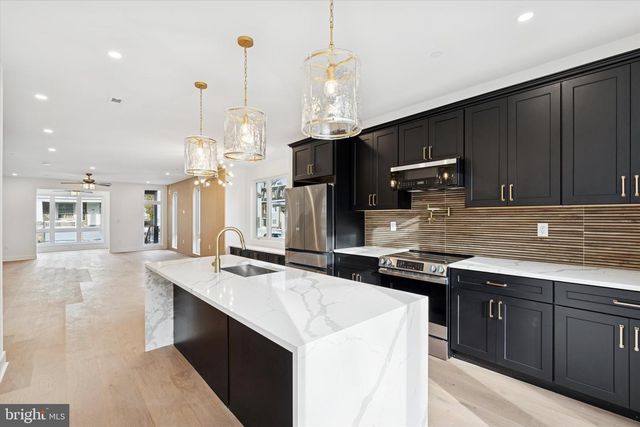 530 E BRINTON ST, Philadelphia, PA 19144