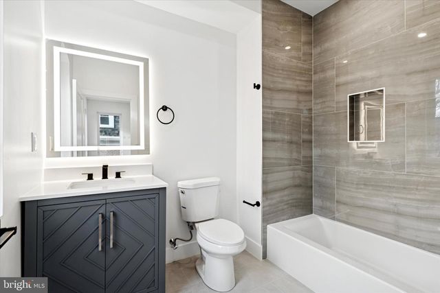 530 E BRINTON ST, Philadelphia, PA 19144