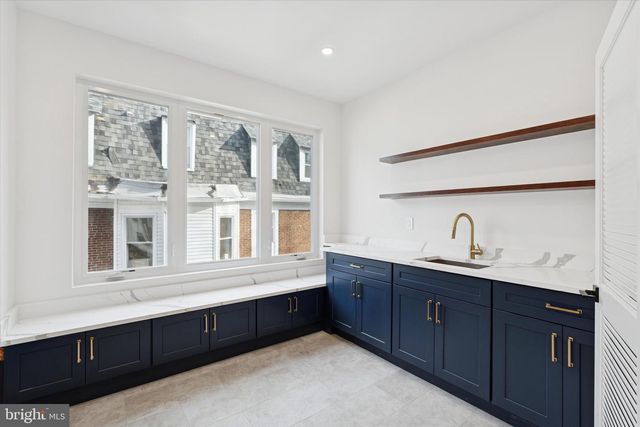 530 E BRINTON ST, Philadelphia, PA 19144