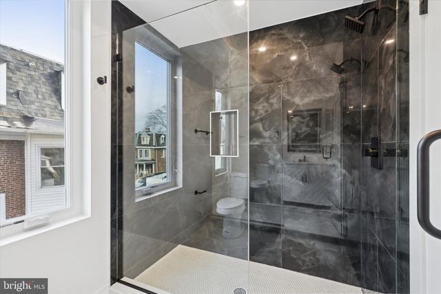 530 E BRINTON ST, Philadelphia, PA 19144