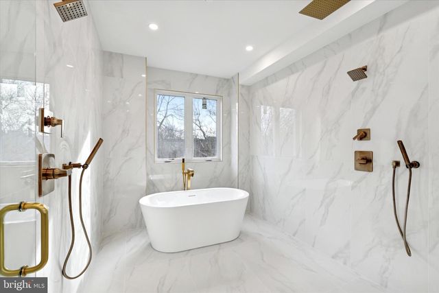 530 E BRINTON ST, Philadelphia, PA 19144