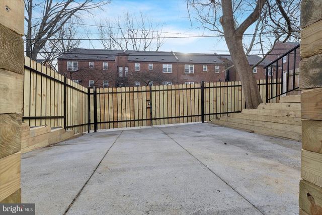 530 E BRINTON ST, Philadelphia, PA 19144