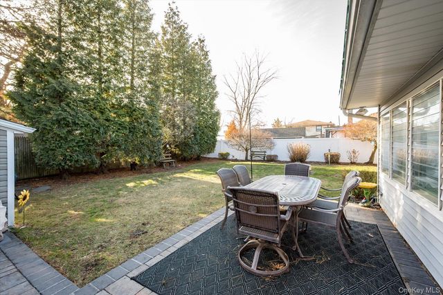 245 53rd Street, Lindenhurst, NY 11757