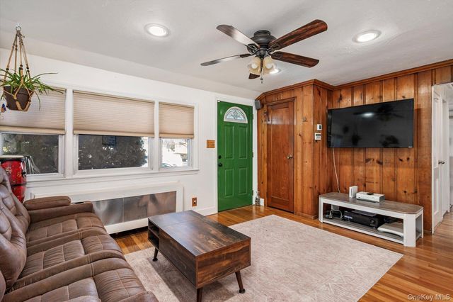 245 53rd Street, Lindenhurst, NY 11757