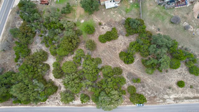 1061 Cougar, Canyon Lake, TX 78133