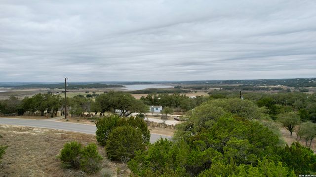 1061 Cougar, Canyon Lake, TX 78133