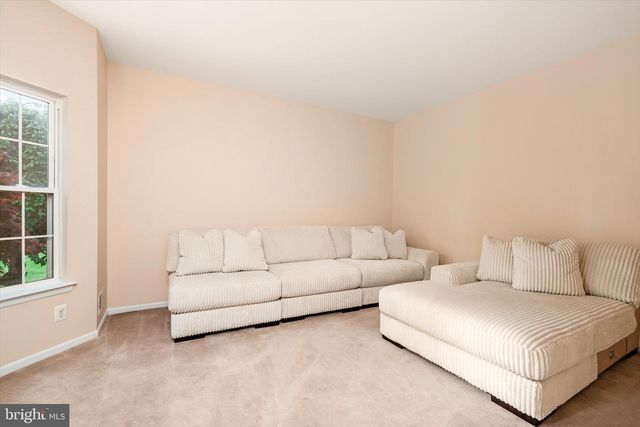 7 COUNTRY HOUSE WAY, Columbus, NJ 08022