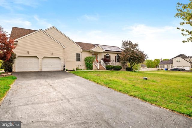 7 COUNTRY HOUSE WAY, Columbus, NJ 08022