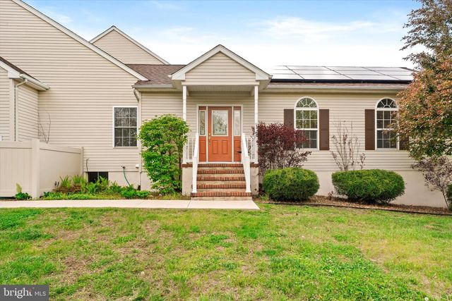7 COUNTRY HOUSE WAY, Columbus, NJ 08022