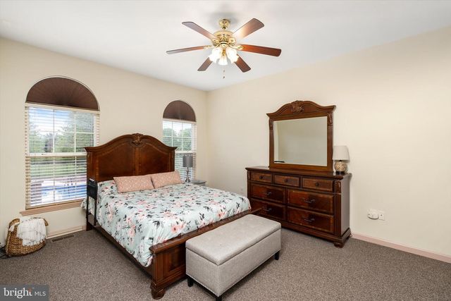 7 COUNTRY HOUSE WAY, Columbus, NJ 08022