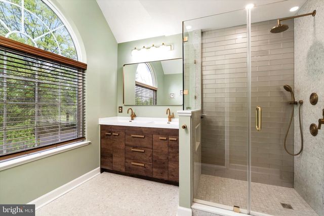 7 COUNTRY HOUSE WAY, Columbus, NJ 08022