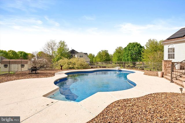 7 COUNTRY HOUSE WAY, Columbus, NJ 08022