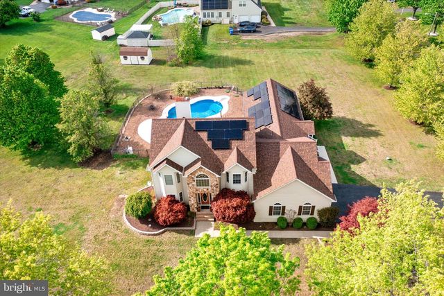 7 COUNTRY HOUSE WAY, Columbus, NJ 08022