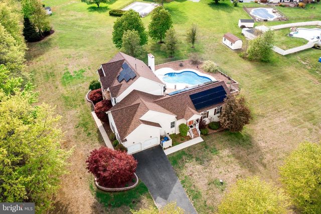 7 COUNTRY HOUSE WAY, Columbus, NJ 08022