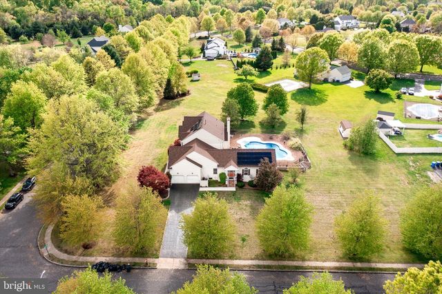 7 COUNTRY HOUSE WAY, Columbus, NJ 08022