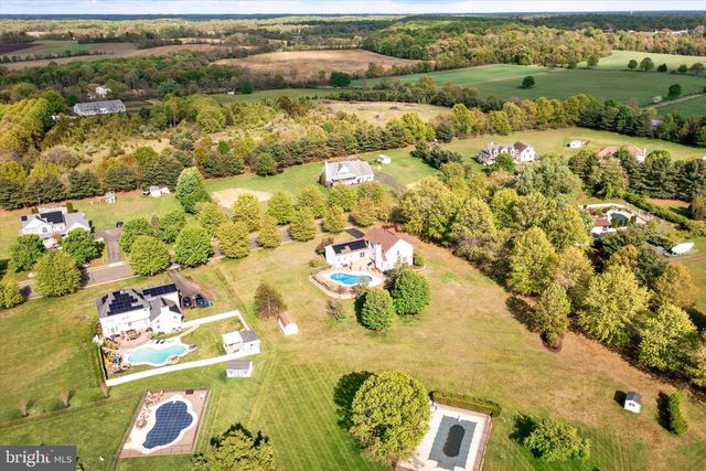 7 COUNTRY HOUSE WAY, Columbus, NJ 08022
