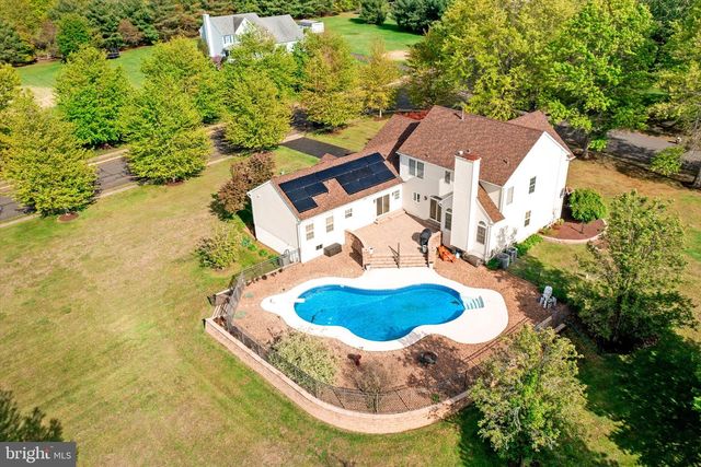 7 COUNTRY HOUSE WAY, Columbus, NJ 08022