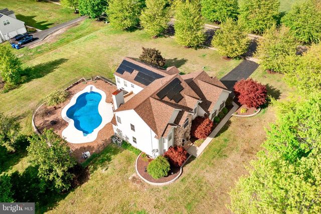 7 COUNTRY HOUSE WAY, Columbus, NJ 08022