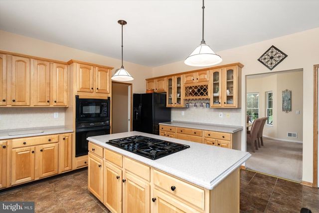 7 COUNTRY HOUSE WAY, Columbus, NJ 08022