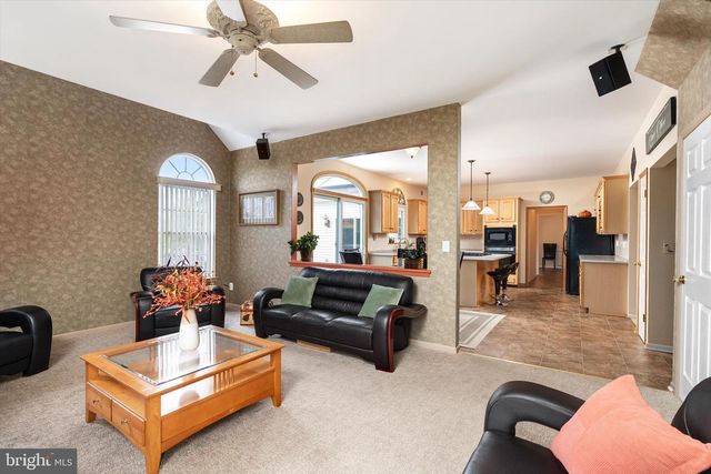 7 COUNTRY HOUSE WAY, Columbus, NJ 08022