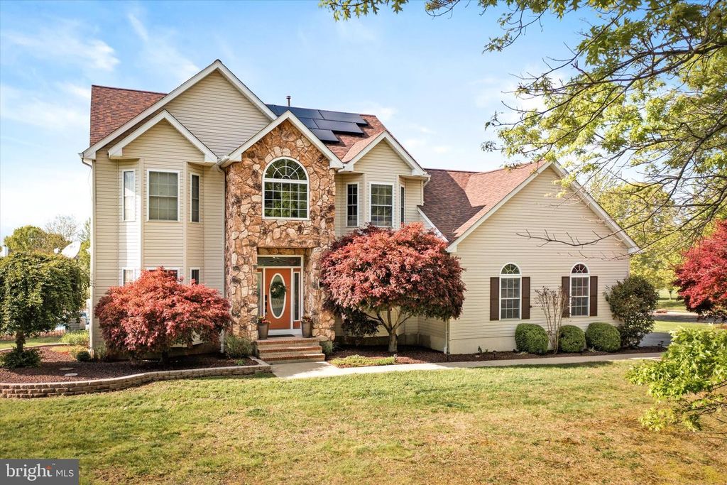 7 COUNTRY HOUSE WAY, Columbus, NJ 08022
