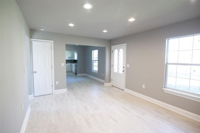 1606 Davis Boulevard, Garland, TX 75042