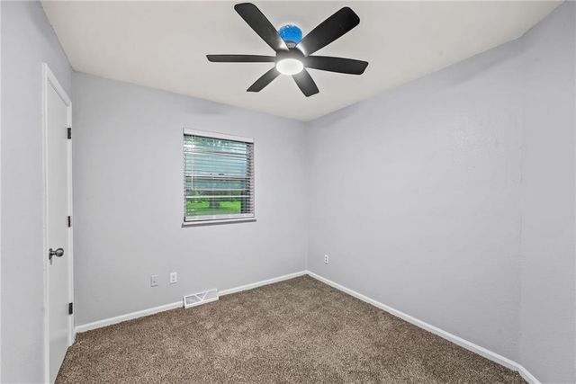 229 SE Westminister Road, Blue Springs, MO 64014