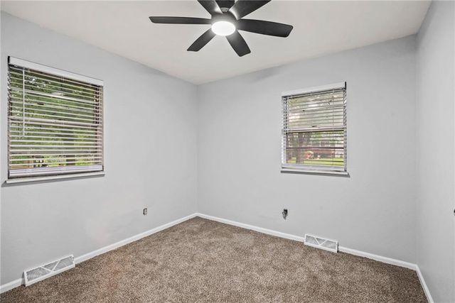 229 SE Westminister Road, Blue Springs, MO 64014
