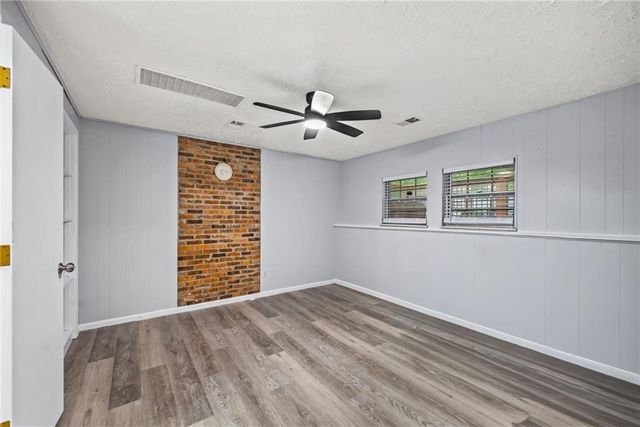 229 SE Westminister Road, Blue Springs, MO 64014
