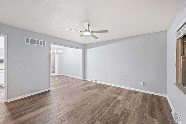 229 SE Westminister Road, Blue Springs, MO 64014