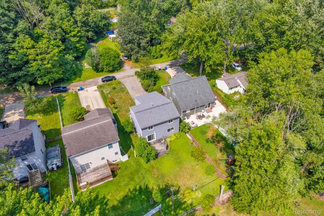 3852 Florman, Waterford Charter Township, MI 48329