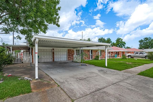 2307 E Martha Lane, Pasadena, TX 77502