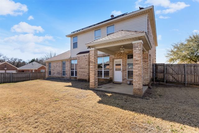 2708 Lake Country Drive, Grand Prairie, TX 75052