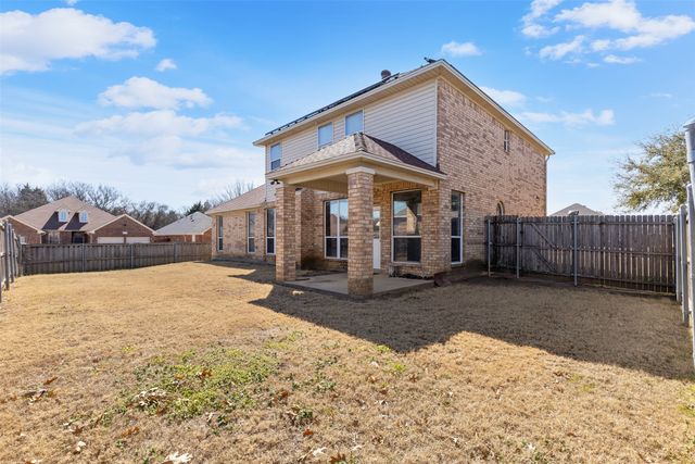 2708 Lake Country Drive, Grand Prairie, TX 75052