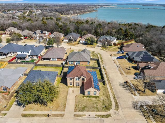 2708 Lake Country Drive, Grand Prairie, TX 75052
