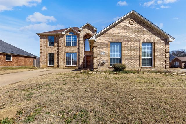 2708 Lake Country Drive, Grand Prairie, TX 75052