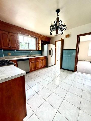 581 west side Avenue, Perth Amboy, NJ 08861