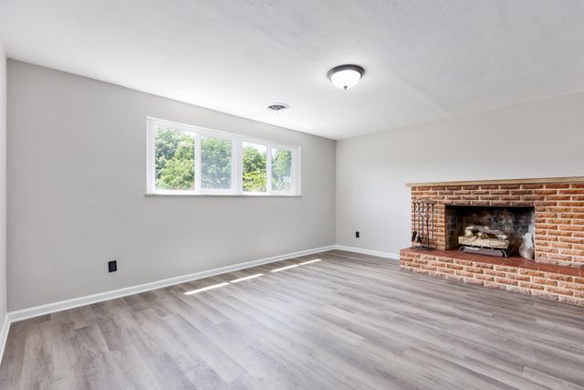 30 Bustetter Drive, Florence, KY 41042