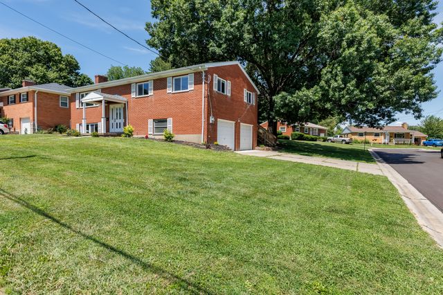 30 Bustetter Drive, Florence, KY 41042