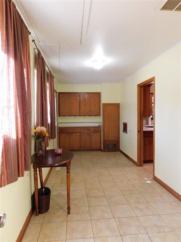 1817 W Mansur Avenue, Guthrie, OK 73044