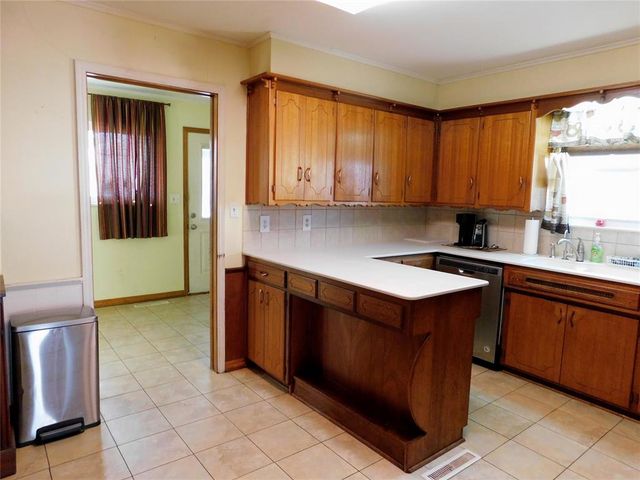 1817 W Mansur Avenue, Guthrie, OK 73044