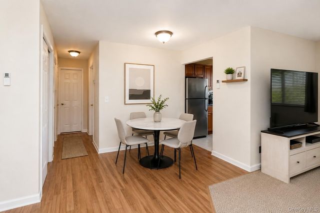 2423 Union Boulevard 8B, Islip, NY 11751