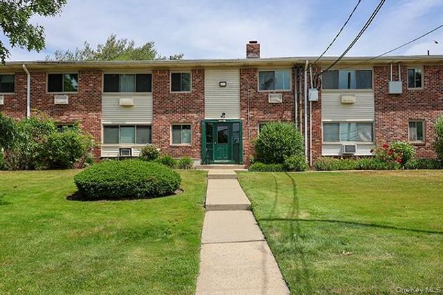 2423 Union Boulevard 8B, Islip, NY 11751