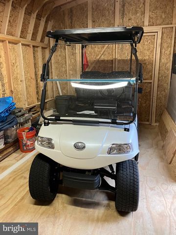 6 IROQUOIS RD, Albrightsville, PA 18210