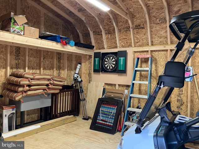 6 IROQUOIS RD, Albrightsville, PA 18210